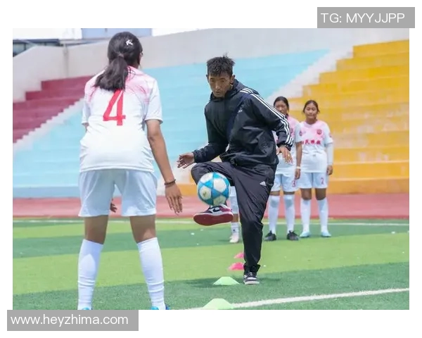 藏族女性足球明星的魅力与风采展现之旅