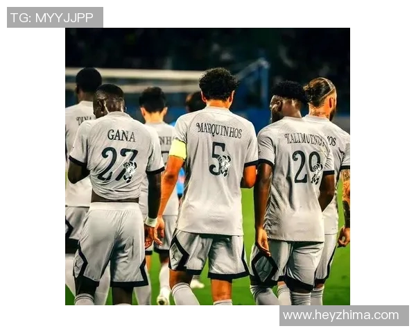 足球明星的时尚穿搭风格解析与潮流趋势探讨