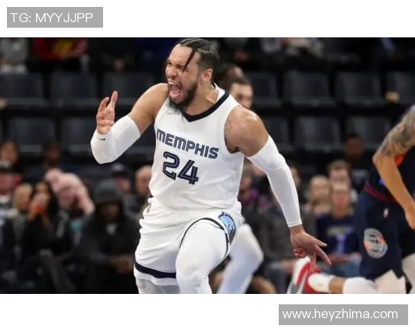 篮球明星赤膊展现力量与激情引领赛场风潮的热血时刻